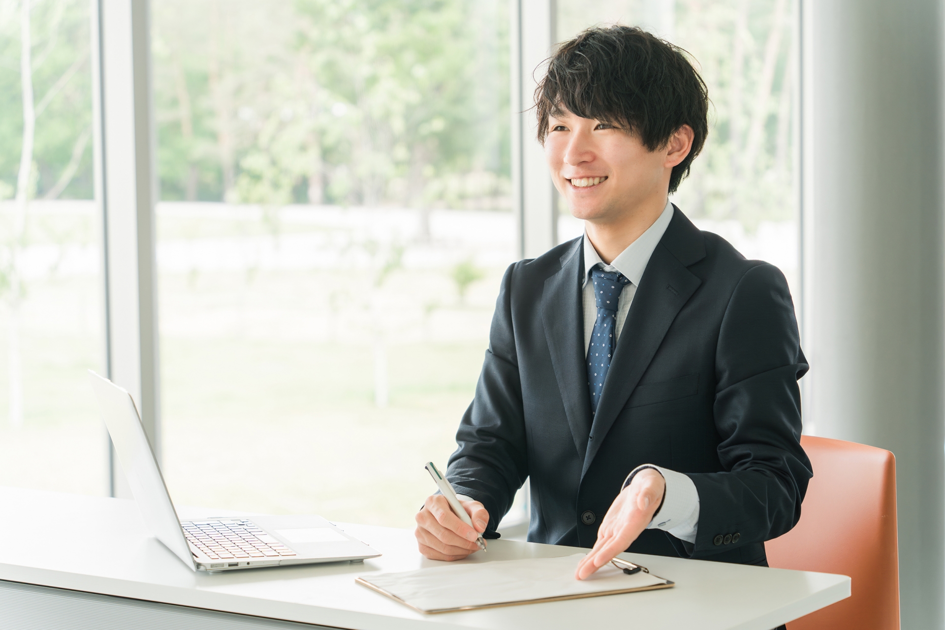 契約手続きの様子