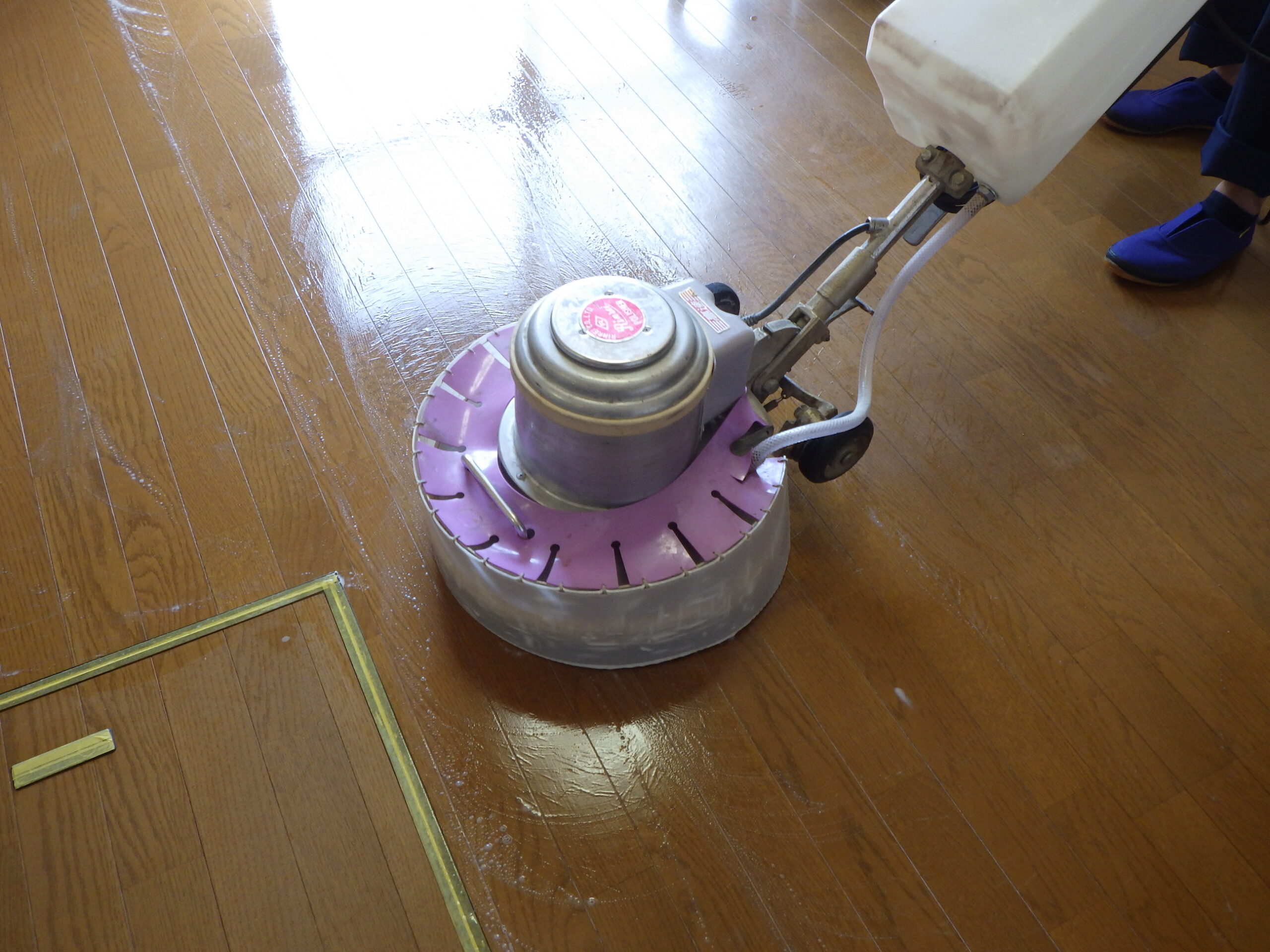 研磨作業の様子